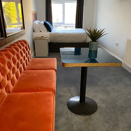 53 Luxury Accommodation 梅努斯 外观 照片